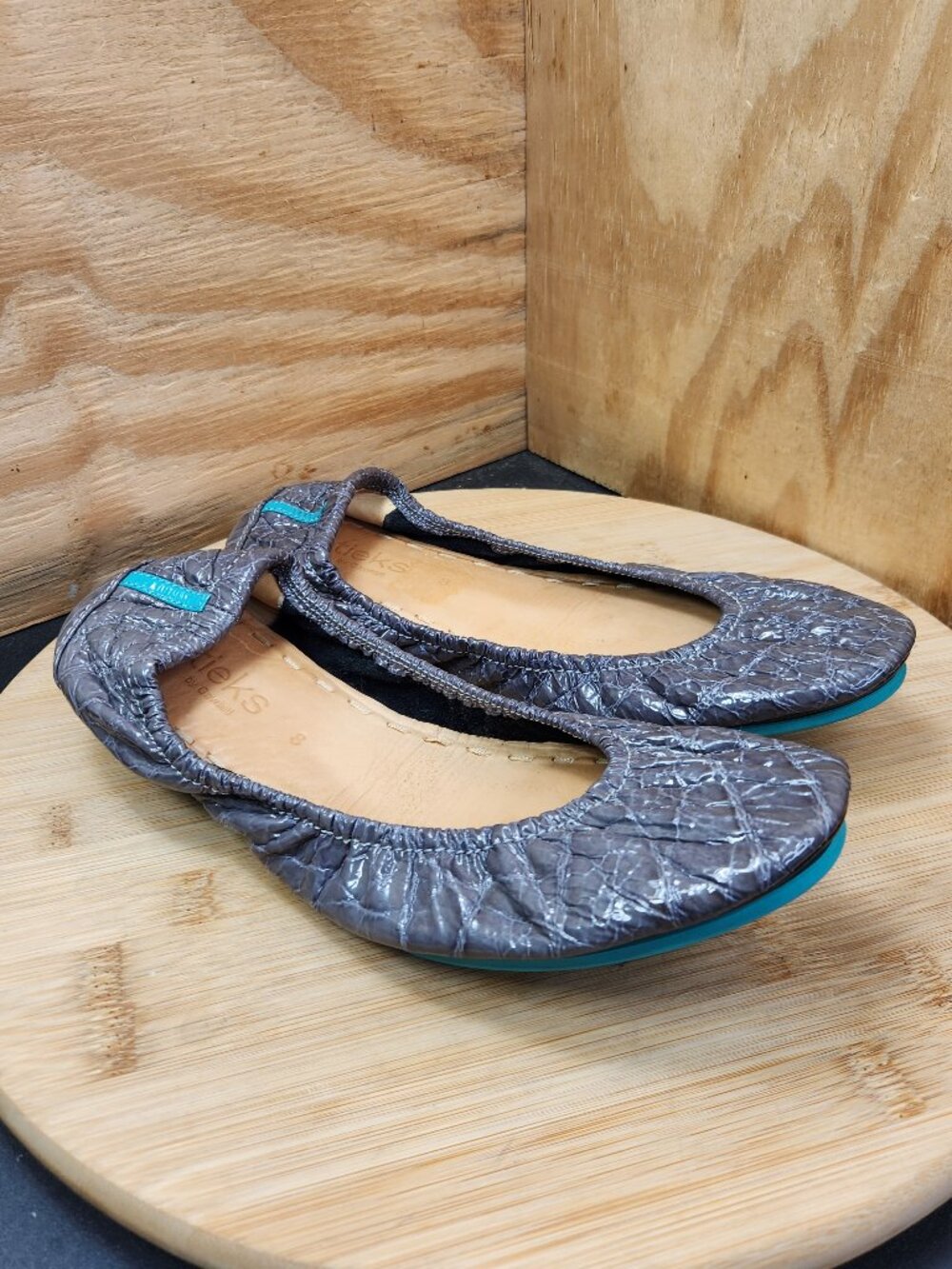 Tieks Womens Gray Croc Print Leather Flat Shoes Size 8